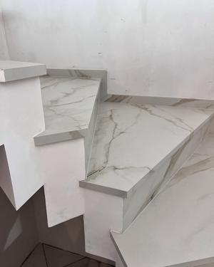 лестница из керамогранита