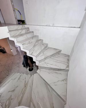 лестница из керамогранита